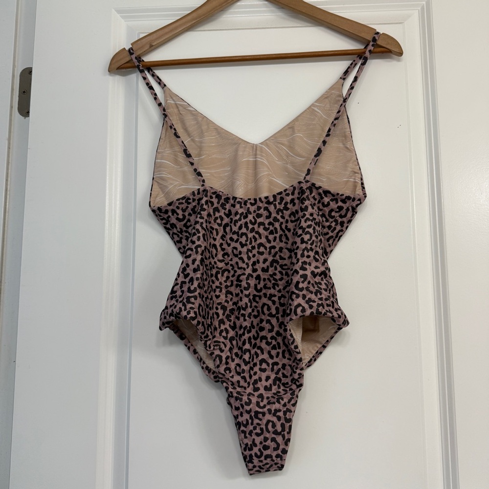 Leopard Print One Piece Swimsuit Large - Picture 2 of 4